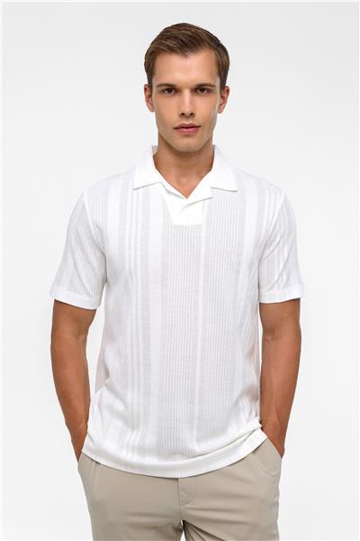 Beyaz Regular Desenli Polo Yaka Tişört