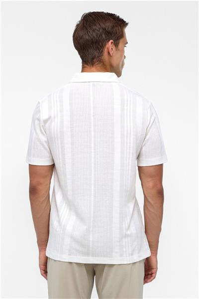 Beyaz Regular Desenli Polo Yaka Tişört