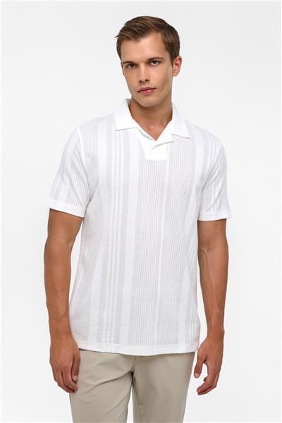 Beyaz Regular Desenli Polo Yaka Tişört
