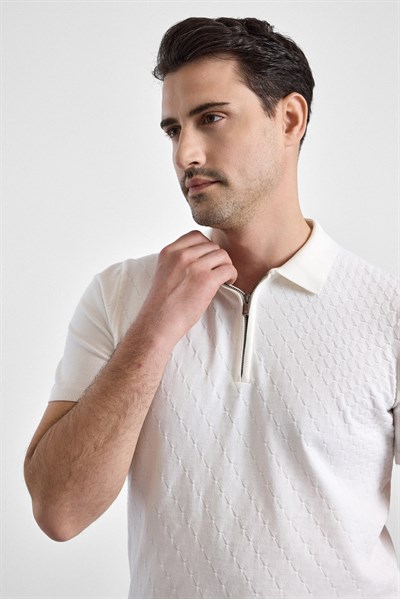 Beyaz Regular Düz Fermuarlı Polo Yaka Triko Tişört