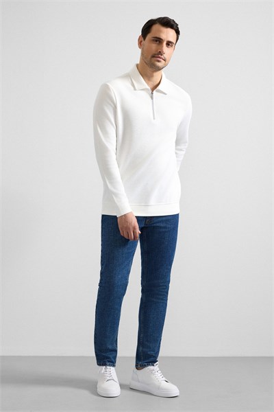 Beyaz Regular Düz Yarım Balıkçı Yaka Sweatshirt