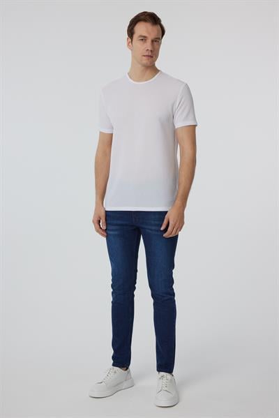 Beyaz Slim Fit Armürlü Bisiklet Yaka Tişört