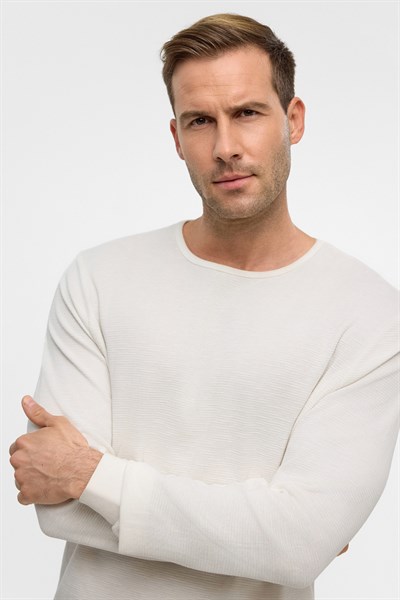 Beyaz Slim Armürlü Bisiklet Yaka Triko