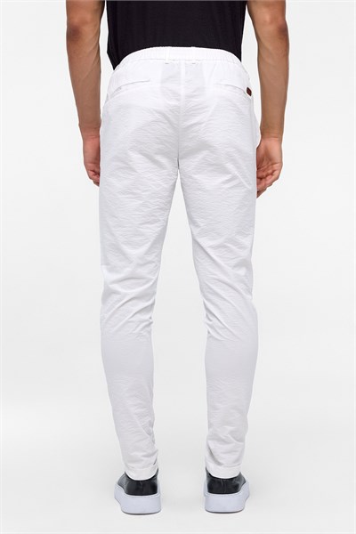 Beyaz Slim Armürlü Jogger Pantolon