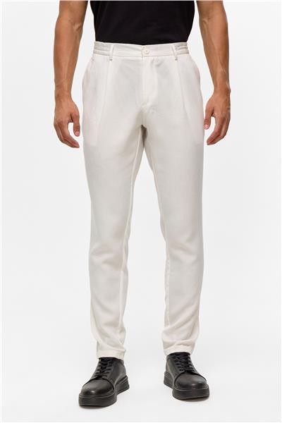 Beyaz Slim Armürlü Jogger Pantolon
