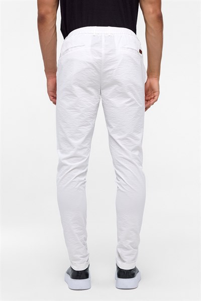 Beyaz Slim Armürlü Jogger Pantolon