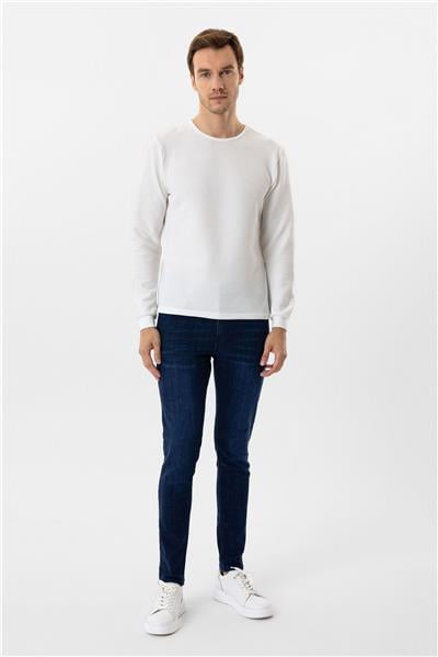 Beyaz Slim Fit Armürlü Bisiklet Yaka Sweatshirt