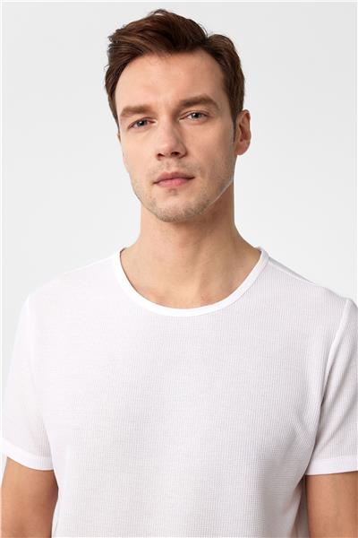 Beyaz Slim Fit Armürlü Bisiklet Yaka Tişört