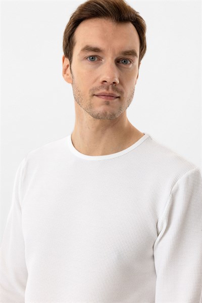 Beyaz Slim Fit Armürlü Bisiklet Yaka Sweatshirt