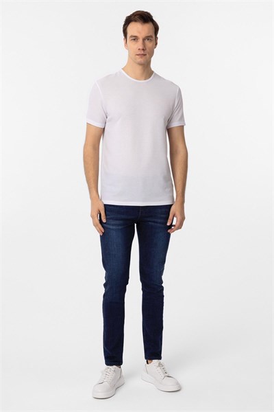 Beyaz Slim Fit Armürlü Bisiklet Yaka Tişört