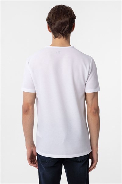 Beyaz Slim Fit Armürlü Bisiklet Yaka Tişört