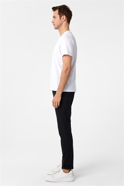 Beyaz Slim Fit Düz V Yaka Tişört