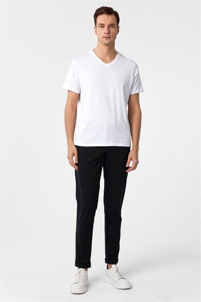 Beyaz Slim Fit Düz V Yaka Tişört