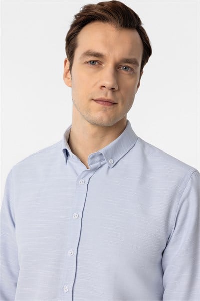 Buz Mavi Slim Fit Armürlü Düğmeli Yaka Gömlek