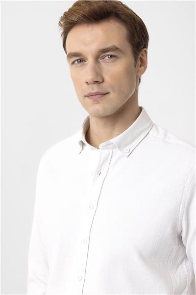 Ekru Slim Fit Desenli Düğmeli Yaka Gömlek