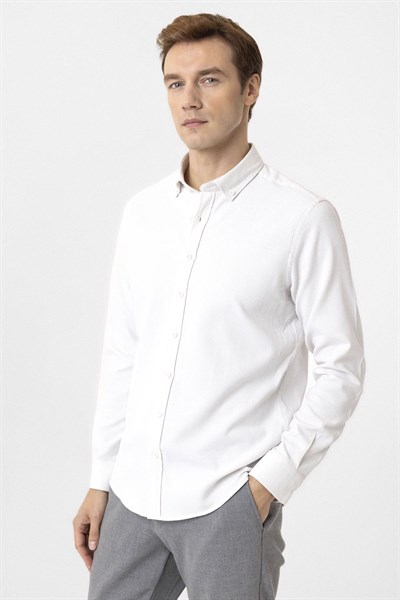 Ekru Slim Fit Desenli Düğmeli Yaka Gömlek