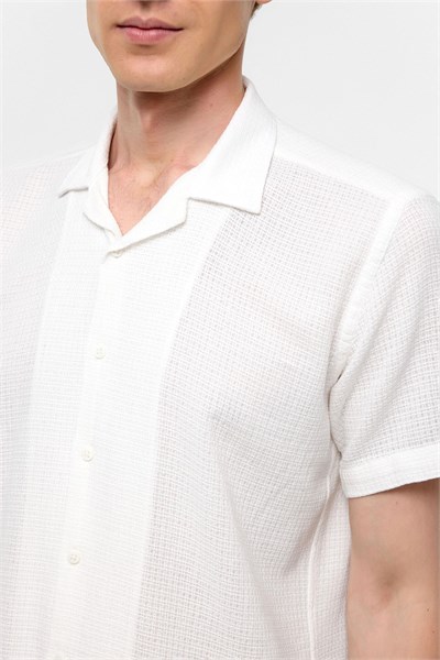 Ekru Slim Fit Düz Apaş Yaka Gömlek