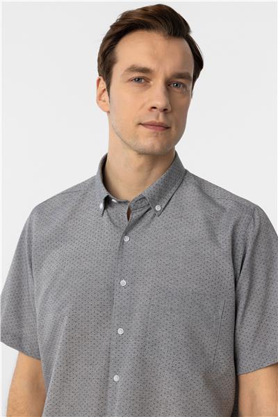 Gri Regular Fit Desenli Düğmeli Yaka Kısa Kollu Gömlek