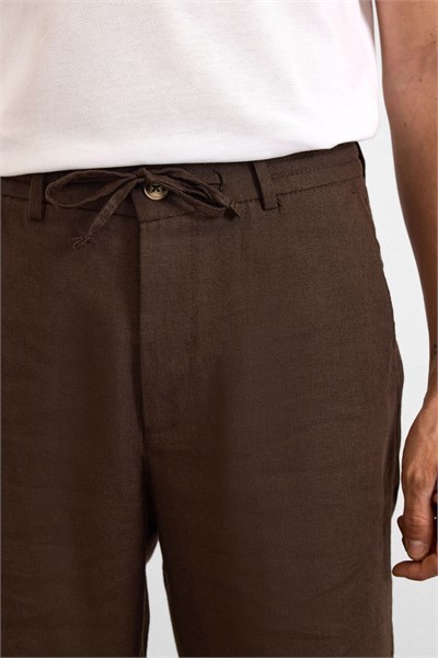 Koyu Kahve Regular Düz Twill Yarım Lastikli Şort