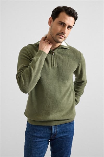 Koyu Yeşil Regular Yarım Balıkçı Yaka Kazak