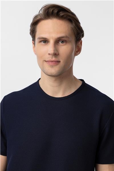 Lacivert Slim Fit Armürlü Bisiklet Yaka Tişört