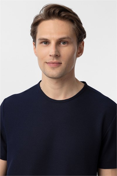 Lacivert Slim Fit Armürlü Bisiklet Yaka Tişört