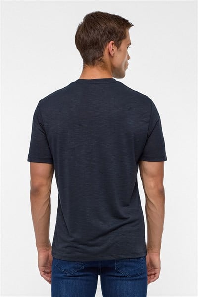 Siyah Regular Armürlü Bisiklet Yaka Tişört