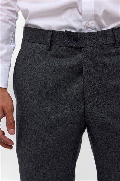 Siyah Regular Armürlü Pantolon