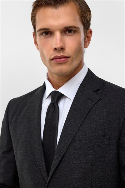 Siyah Regular Armürlü Sivri Yaka 6 Drop Takım Elbise