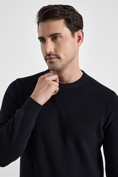 Siyah Regular Bisiklet Yaka Kazak