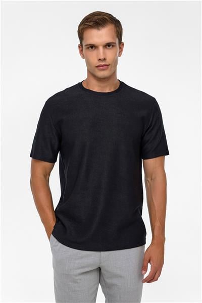 Siyah Regular Desenli Bisiklet Yaka Tişört