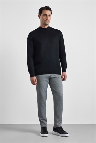 Siyah Regular Düz Yarım Balıkçı Yaka Kazak