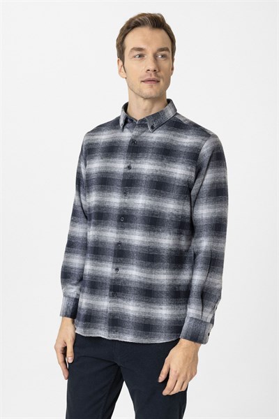 Siyah Regular Fit Kareli Düğmeli Yaka Gömlek