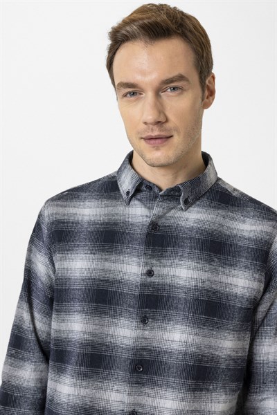 Siyah Regular Fit Kareli Düğmeli Yaka Gömlek