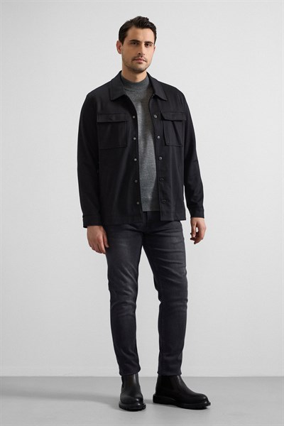 Siyah Regular Klasik Yaka Kapaklı Cep Mont