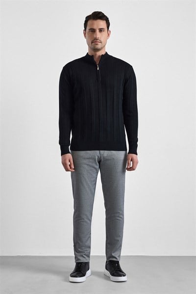 Siyah Regular Yarım Balıkçı Yaka Kazak