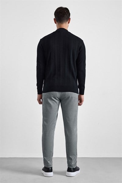 Siyah Regular Yarım Balıkçı Yaka Kazak