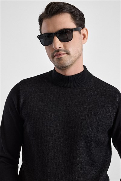 Siyah Regular Yarım Balıkçı Yaka Kazak