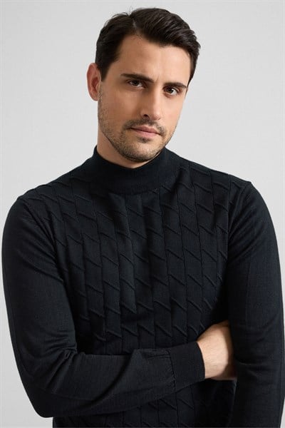 Siyah Regular Yarım Balıkçı Yaka Kazak