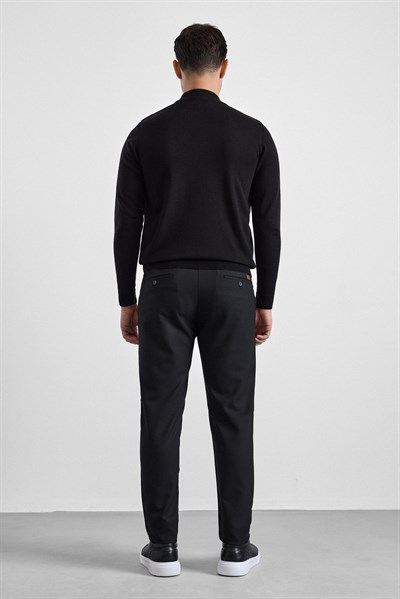 Siyah Regular Yarım Balıkçı Yaka Kazak