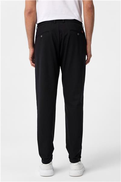 Siyah Slim Fit Armürlü Jogger Pantolon