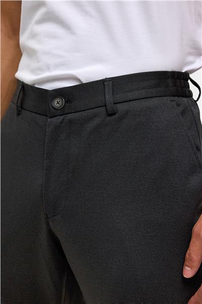 Siyah Slim Armürlü Jogger Pantolon