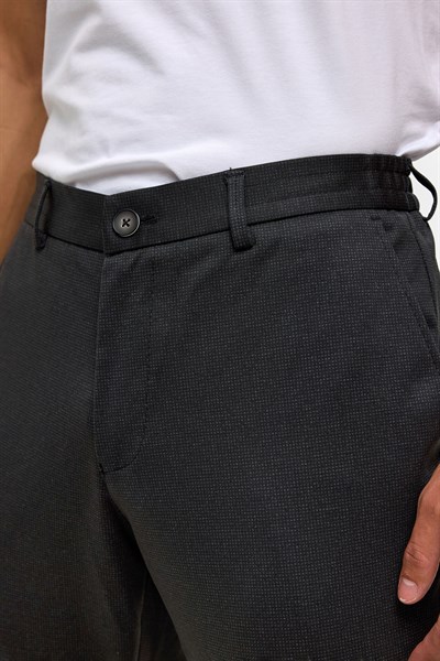 Siyah Slim Armürlü Jogger Pantolon