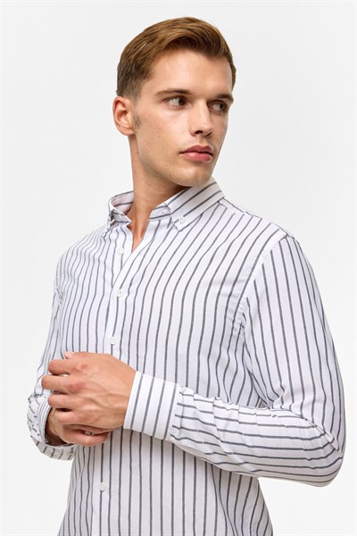 Siyah Slim Çizgili Düğmeli Yaka Gömlek