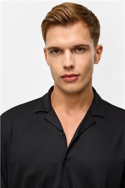 Siyah Slim Desenli Apaş Yaka Gömlek