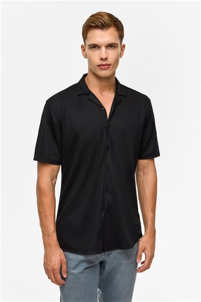 Siyah Slim Desenli Apaş Yaka Gömlek