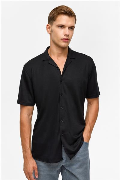 Siyah Slim Desenli Apaş Yaka Gömlek