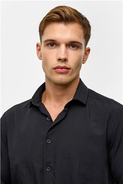 Siyah Slim Düz Klasik Yaka Gömlek
