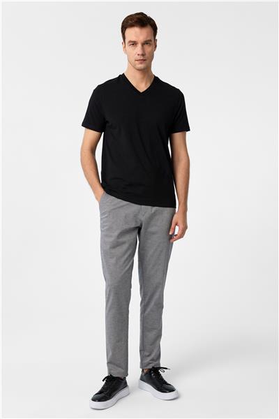 Siyah Slim Fit Düz V Yaka Tişört