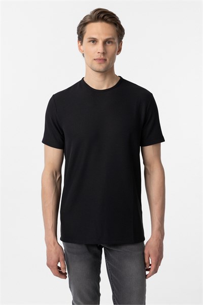Siyah Slim Fit Armürlü Bisiklet Yaka Tişört